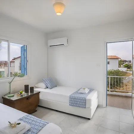 Serene أيا نابا